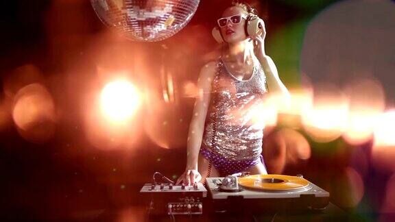 跳舞和放唱片的DJ