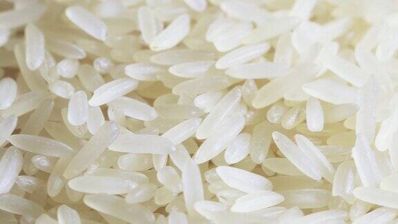 餐桌上的长米饭