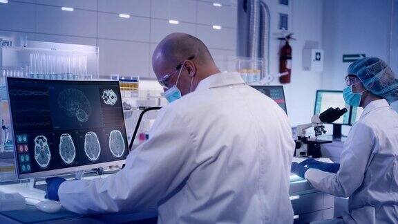 多民族研究小组研究脑电波扫描