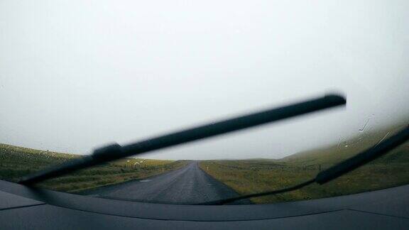 旅行的风景在车美丽的风景冰岛