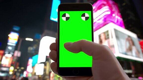纽约冲浪短信时代广场的人们拥挤的绿色屏幕chromakey