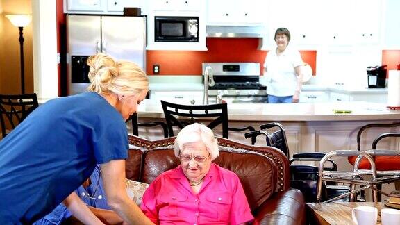 家庭护理护士评估养老院的成年老年病人