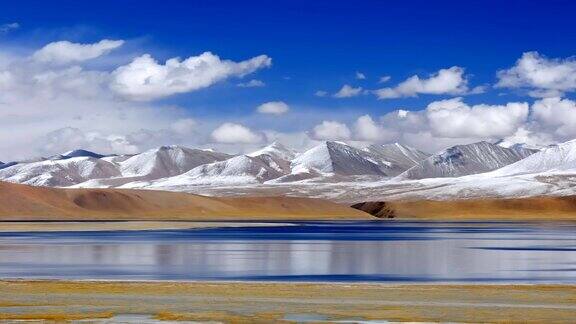西藏美丽的自然风光