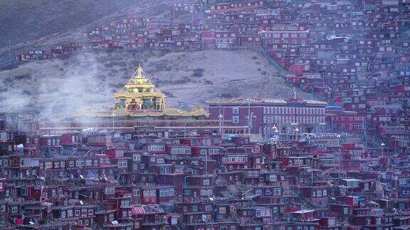 中国四川色达著名的喇嘛庙航拍