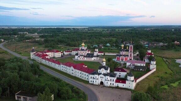 俄罗斯罗斯托夫的三一修道院鸟瞰图