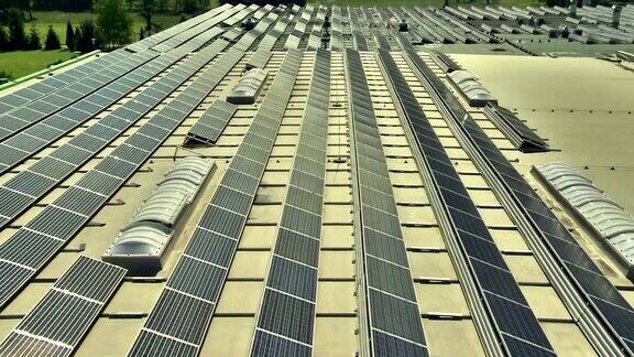 工业建筑上的天线太阳能电池板