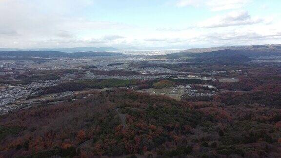 奈良若久草山的空中鸟瞰图