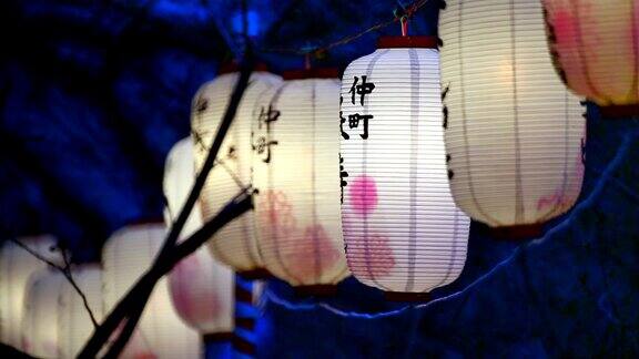 日本东京樱花节的灯笼