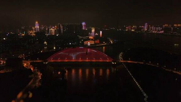夜光武汉著名交通大桥江边航拍全景4k倾斜平移中国
