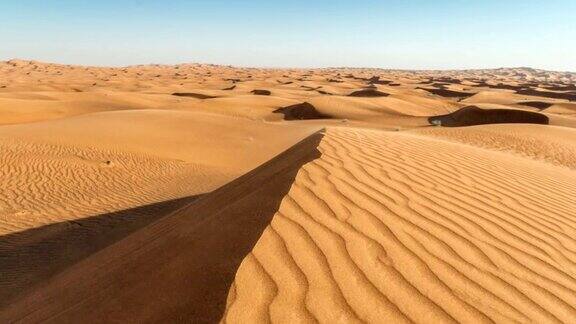 阿拉伯沙漠迪拜阿联酋日出时的沙丘