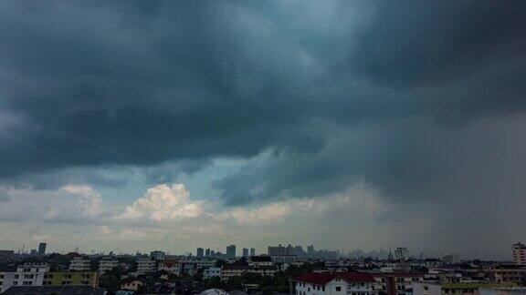 曼谷天空中雨云的时间流逝