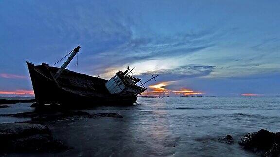 破旧的渔船时间流逝