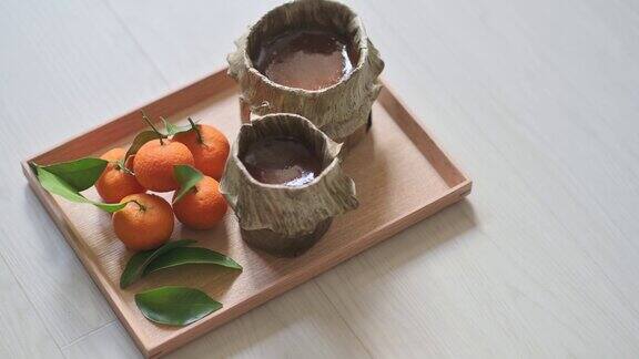 中国新年传统食品年糕与桔子