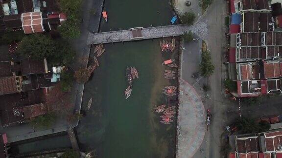 早上无人机在会安城上空拍摄