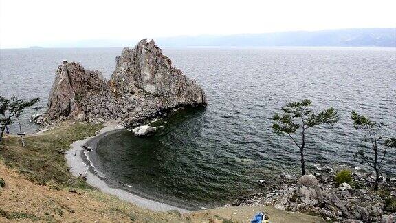 俄罗斯贝加尔湖海湾的波浪