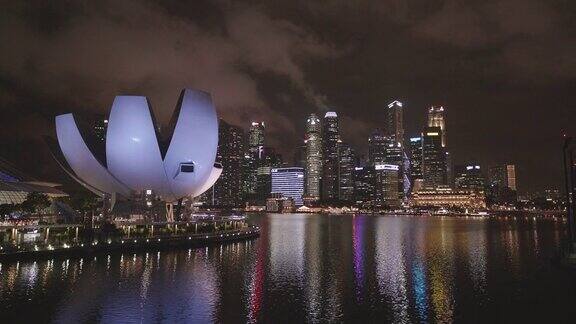 新加坡滨海湾的现代建筑