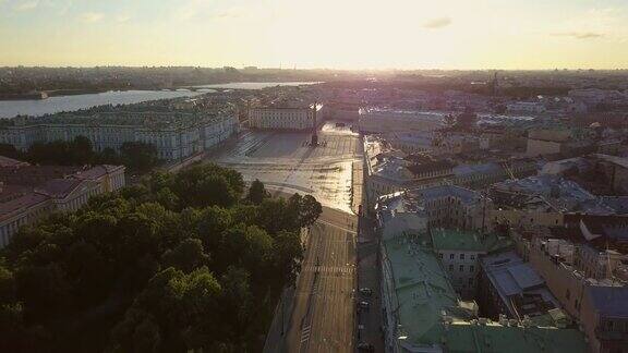 俄罗斯圣彼得堡艾尔米塔什宫广场鸟瞰图城市的中心