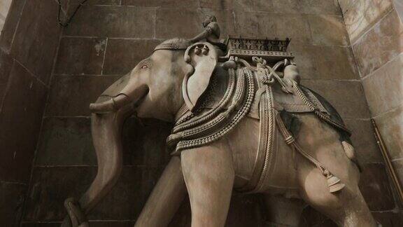 印度现实的大象雕像