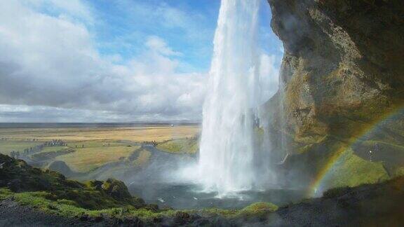 冰岛Seljalandfoss瀑布背后