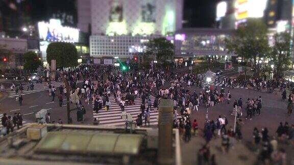 夜深人静的涩谷十字路口日本东京