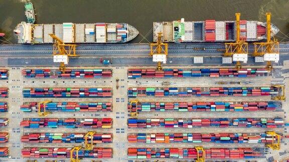国际港口起重机装载集装箱航拍