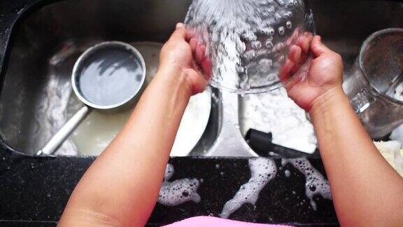 洗碗的女人-POV