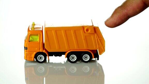 橙色玩具垃圾车