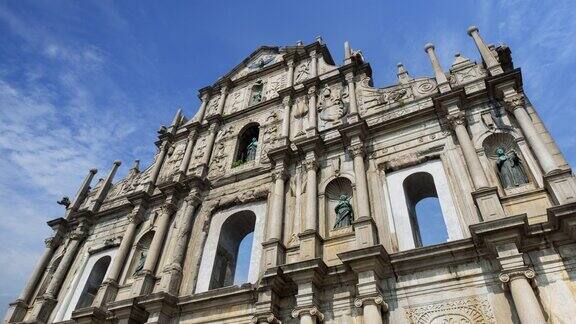 阳光灿烂的日子里圣保罗大教堂的废墟