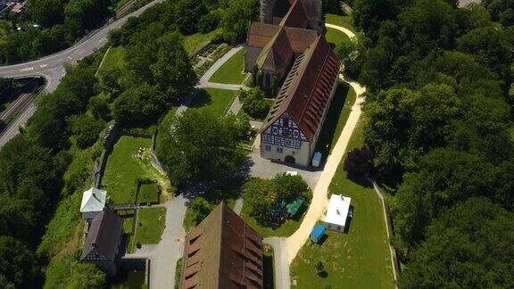 德国洛奇市旁边的修道院克洛斯特洛奇鸟瞰图