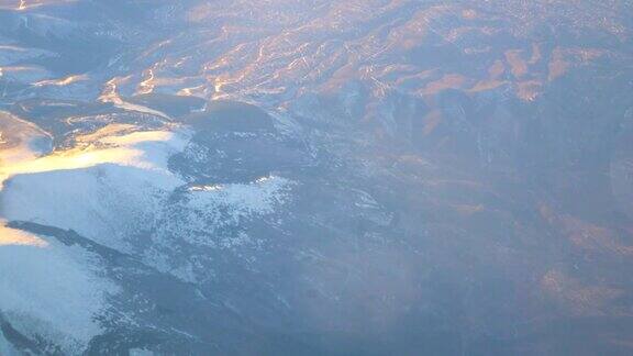 高空拍摄的阿尔卑斯山脉4k