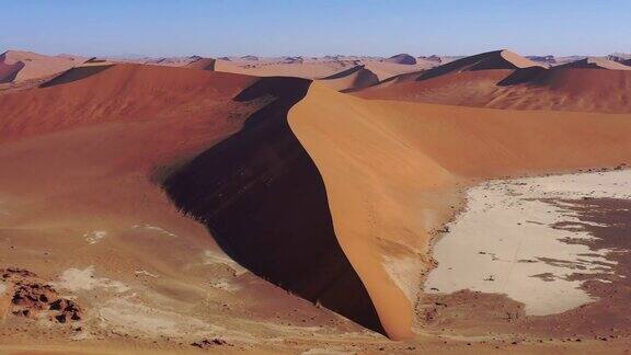 沙漠沙丘纳米比亚死谷索苏斯瓦莱纳姆沙漠无人机4K飞行视频