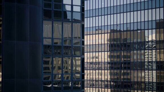 洛杉矶市中心的高层玻璃办公大楼4K