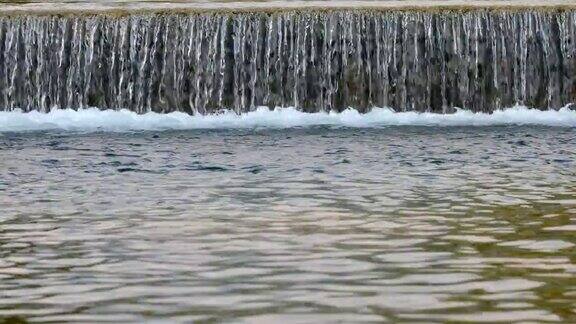 小水坝水流湍急4K