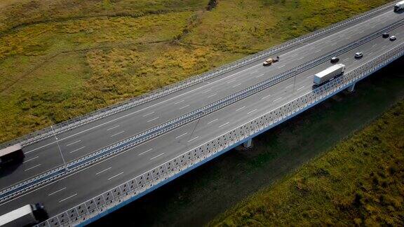 带桥的公路(鸟瞰图)