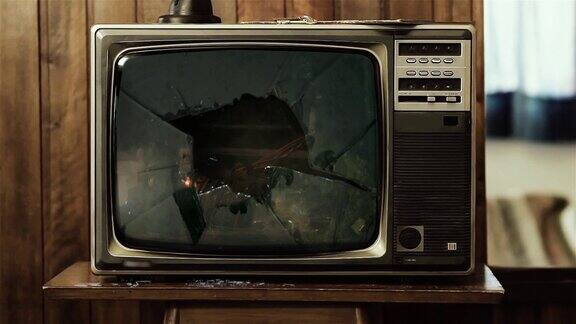 绿屏旧电视机爆炸