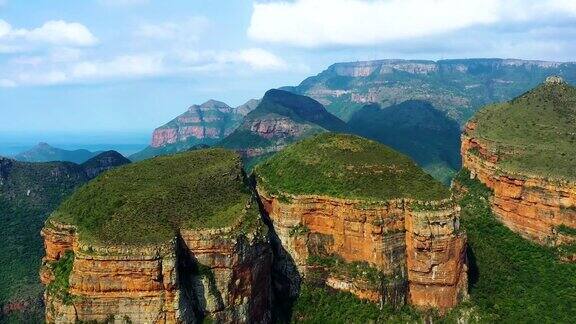 南非布莱德河峡谷上空的无人机鸟瞰图美丽的自然景观完美的旅游和度假