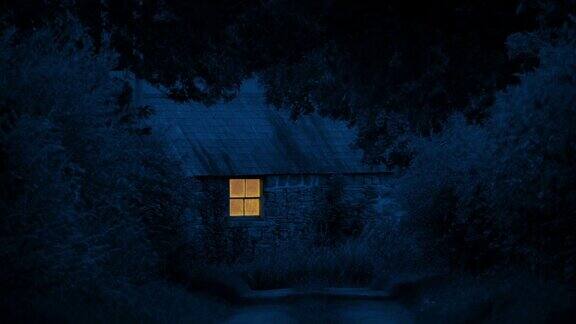 乡村夜晚的小屋