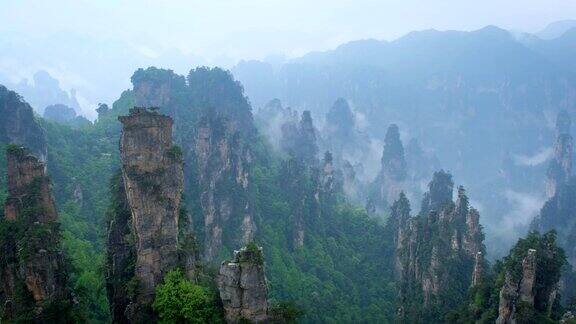 中国湖南张家界的群山风景