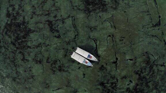 在印度尼西亚巴厘岛附近的努沙佩尼达岛无人机拍摄了全高清