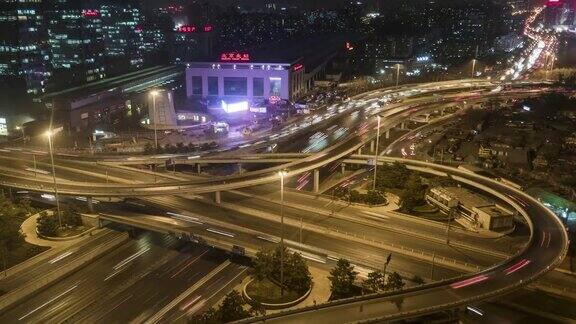 北京地铁WSHATU繁忙道路交叉口鸟瞰图