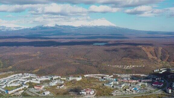 俄罗斯堪察特斯基的彼得罗夫斯克城市景观鸟瞰图