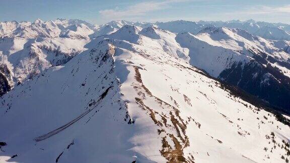 鸟瞰图的滑雪胜地在奥地利阿尔卑斯山