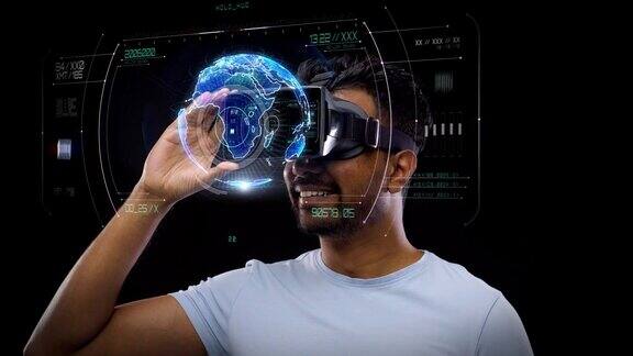 人在虚拟现实头盔与虚拟地球投影