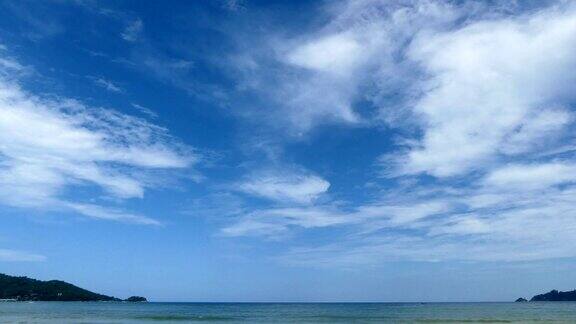 普吉岛巴东海滩阳光明媚的一天