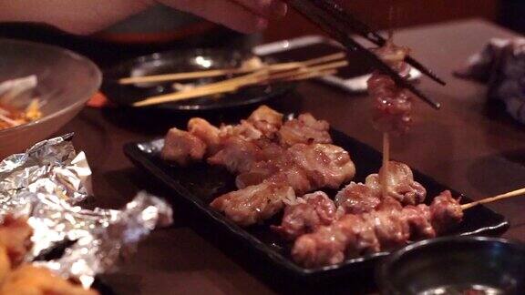 吃日本居酒屋烤鸡肉串分享