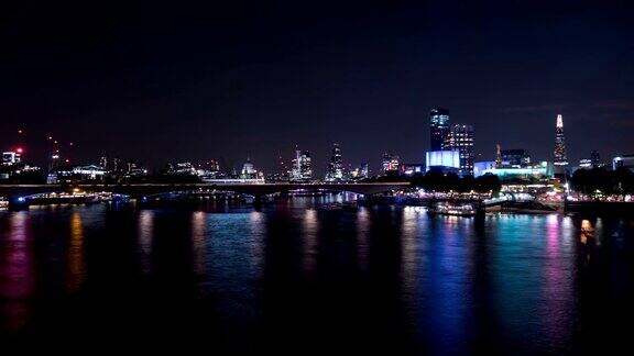 伦敦泰晤士河的夜景