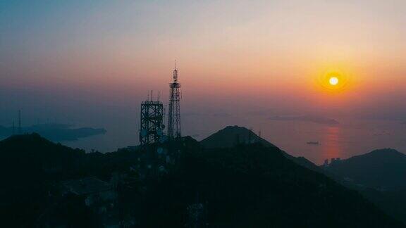 日落时分香港维多利亚山顶的电台