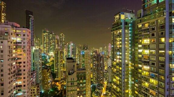 中国夜香港城市大楼屋顶全景