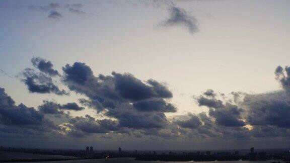 迈阿密市的日出鸟瞰图