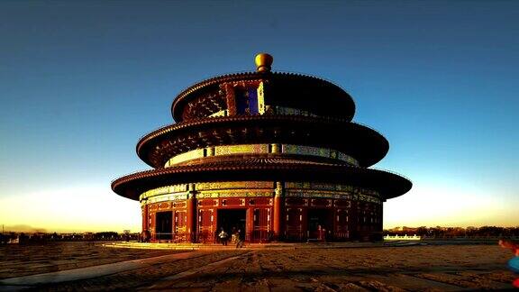 中国北京2014年11月1日:日落时分中国北京天坛的祈年殿近景
